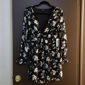 Nwt Max + Ash chiffon floral deep v small dress